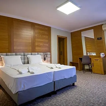 Cyril Hotel