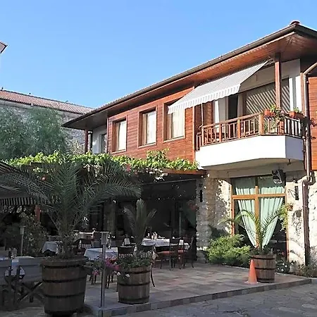 Hotel Cyril 3*